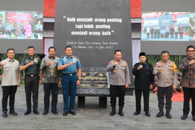 Hadiri Peresmian Monumen Hoegeng, Pj Gubernur Jateng : Sosok Pemimpin dan Polisi yang Berintegritas Tinggi   