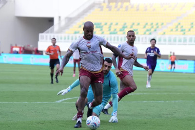 Java United Tumbang dari Persita, Fabio Lefundes Soroti Pertahanan dan Bola Mati